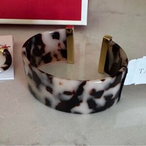 Talbots Jewelry Set
NWT
Tortoise